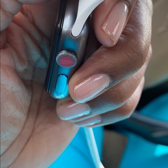 Nike Apple Series 3 Watch with GPS+Cellular 42mm. - Picture 8 of 8